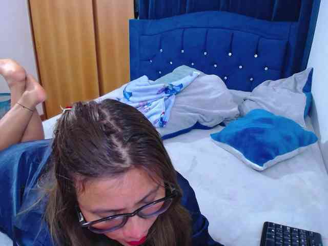 SlutDirty webcam