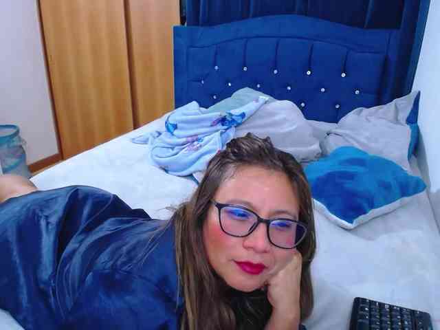 SlutDirty webcam