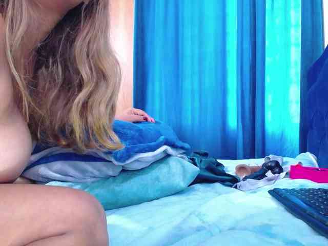 SlutDirty webcam