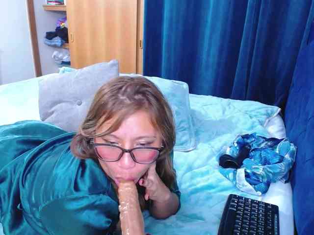 SlutDirty webcam