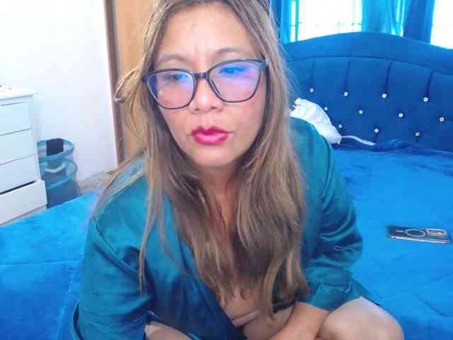 SlutDirty webcam