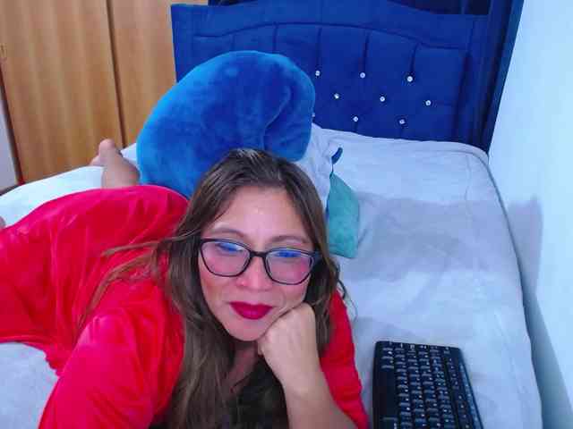 SlutDirty webcam