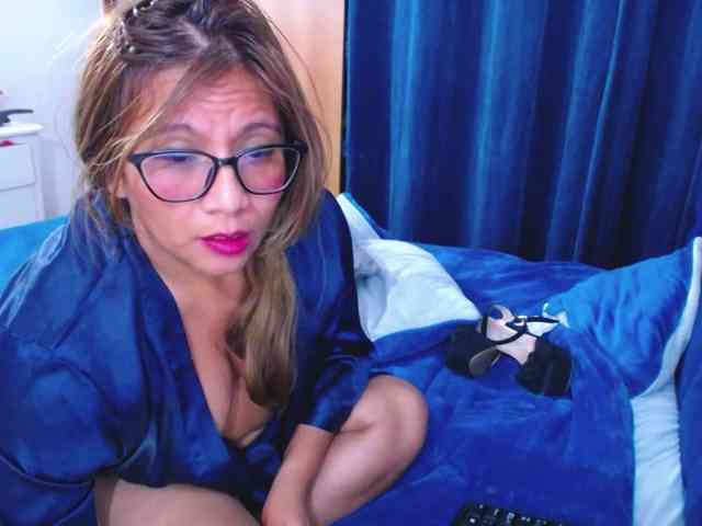 SlutDirty webcam