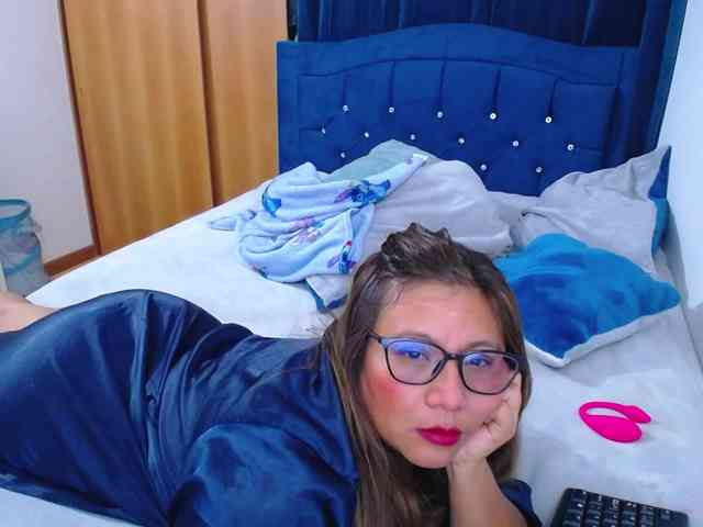 SlutDirty webcam
