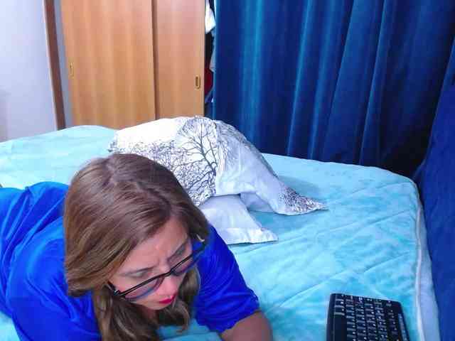 SlutDirty webcam