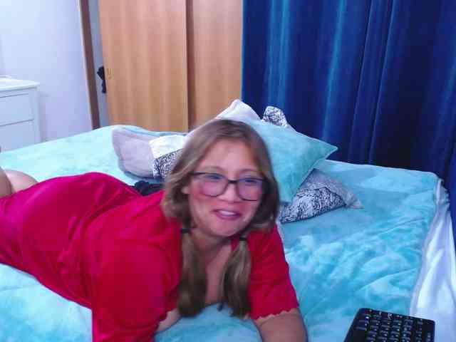 SlutDirty webcam
