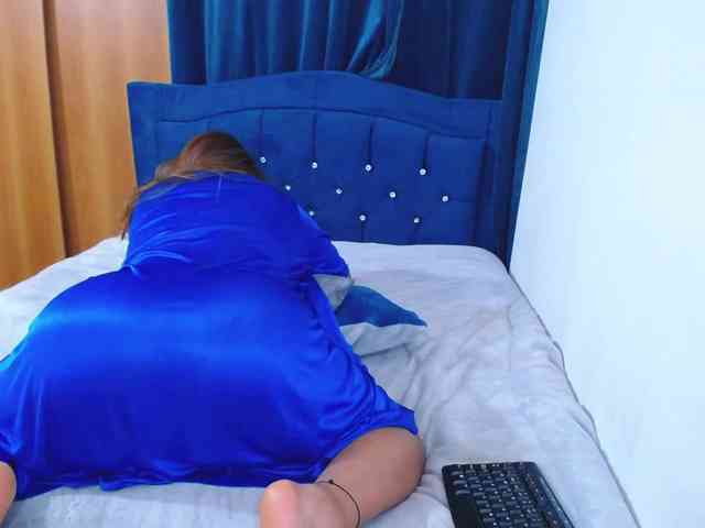 SlutDirty webcam