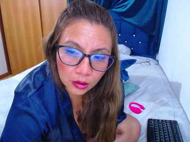 SlutDirty webcam