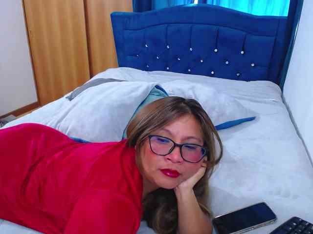 SlutDirty webcam