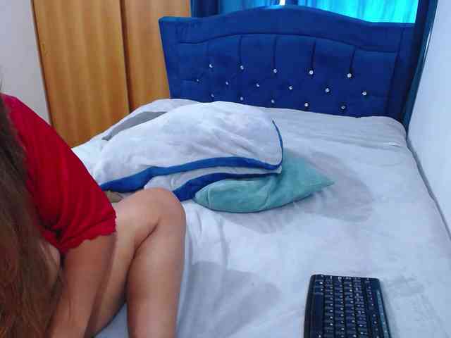 SlutDirty webcam