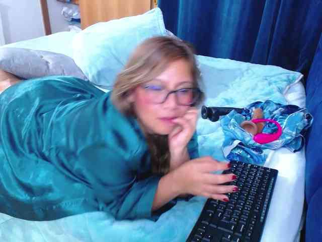SlutDirty webcam