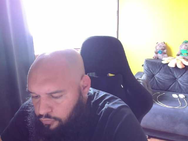 Guessswho24