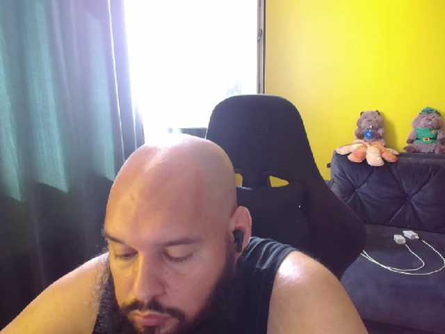 Guessswho24