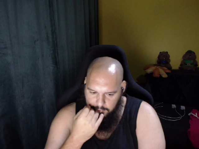 GuesssWho24