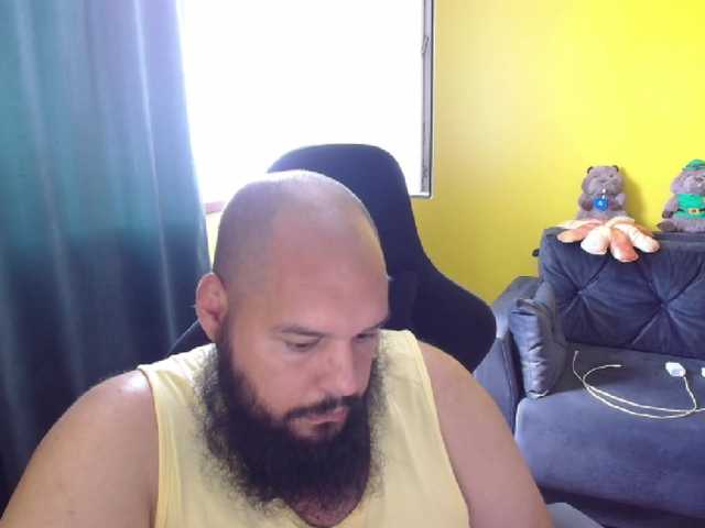 GuesssWho24 live webcam show