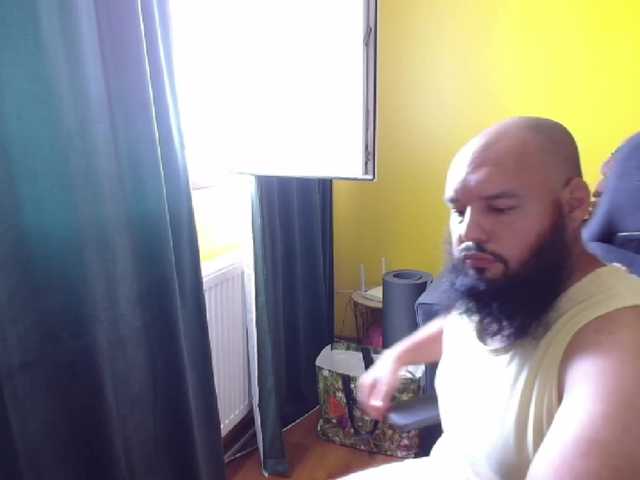 Guessswho24