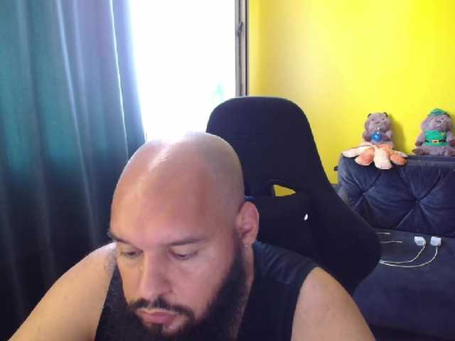 Guessswho24