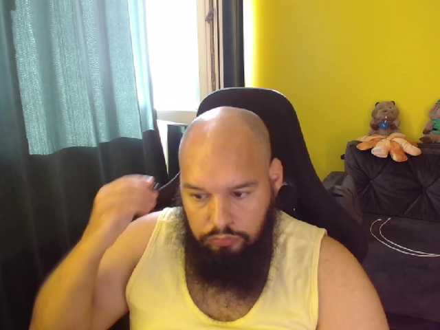 GuesssWho24 live webcam show
