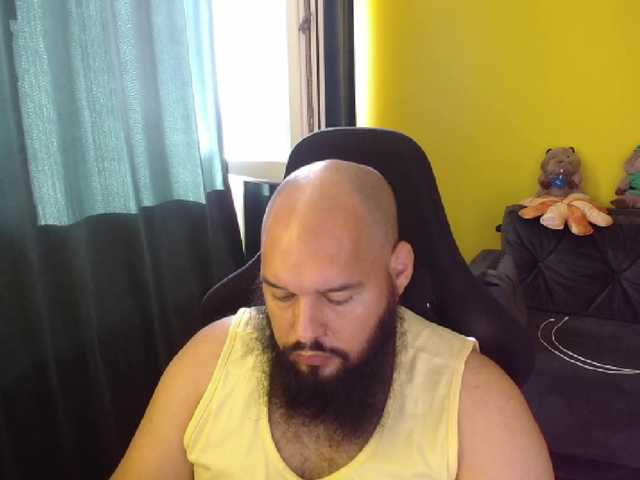 GuesssWho24 live webcam show