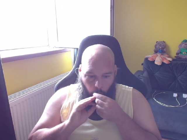 Guessswho24