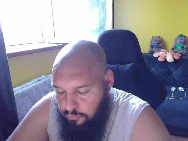 guessswho24 Live Webcam on BongaCams