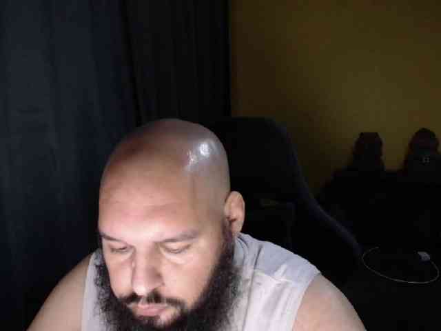 guessswho24 Live Webcam on BongaCams