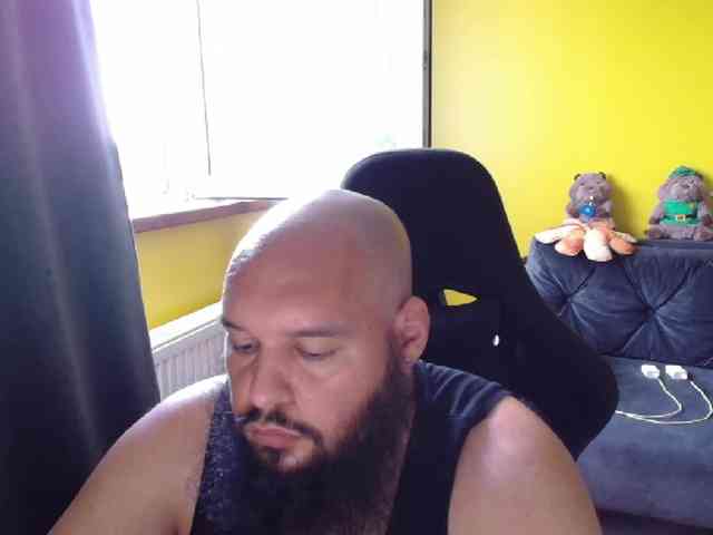 guessswho24 Live Webcam on BongaCams
