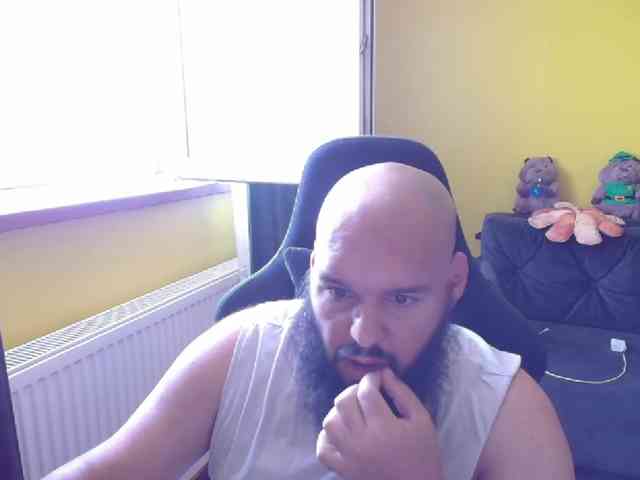 guessswho24 Live Webcam on BongaCams