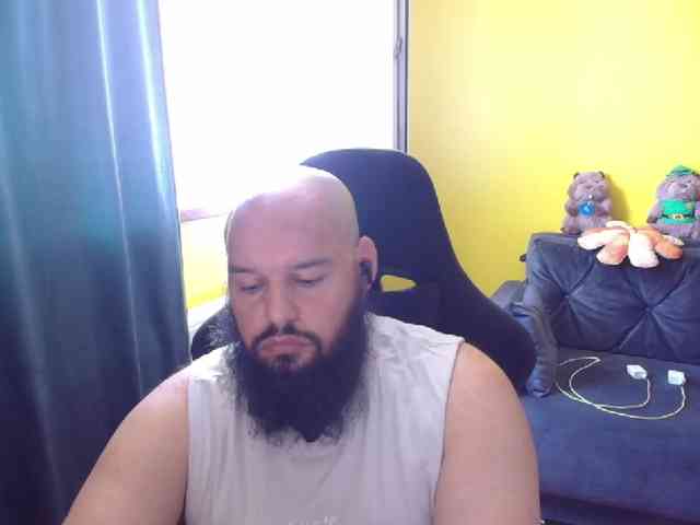 guessswho24 Live Webcam on BongaCams