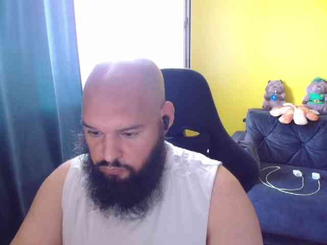 guessswho24 Live Webcam on BongaCams