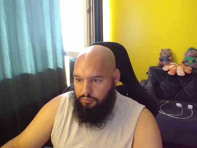 guessswho24 Live Webcam on BongaCams