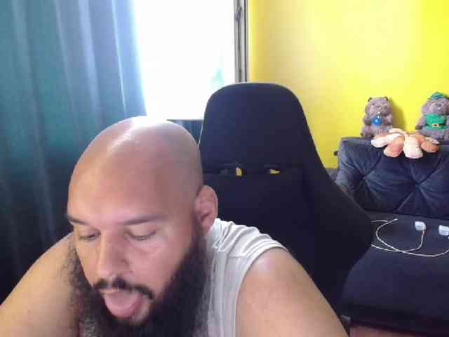 guessswho24 Live Webcam on BongaCams