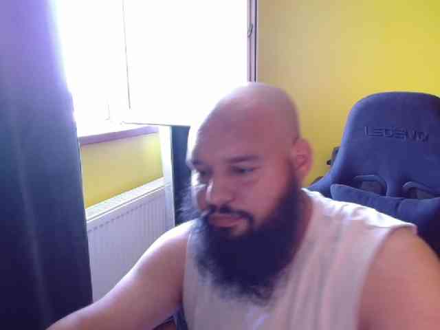 guessswho24 Live Webcam on BongaCams