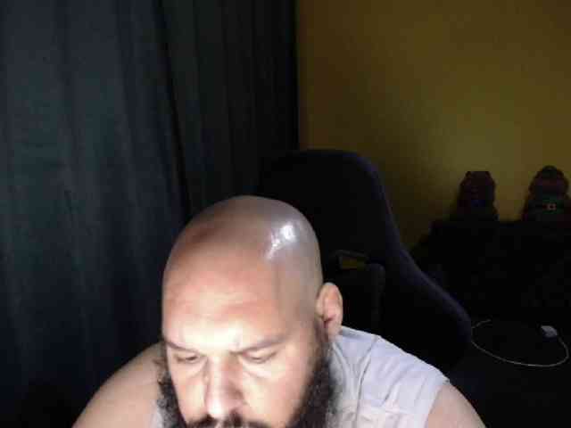 guessswho24 Live Webcam on BongaCams
