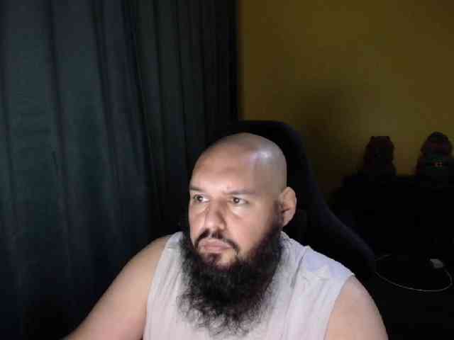 guessswho24 Live Webcam on BongaCams