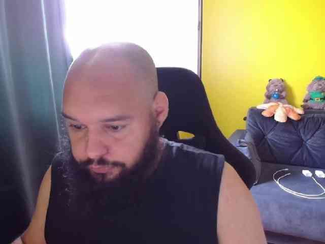 guessswho24 Live Webcam on BongaCams