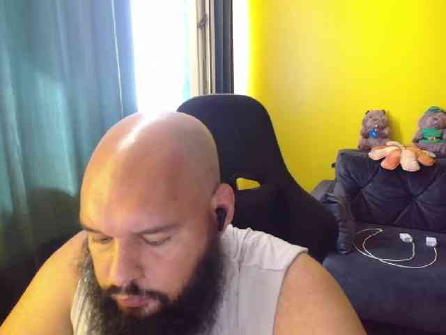 guessswho24 Live Webcam on BongaCams