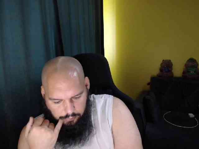 guessswho24 Live Webcam on BongaCams