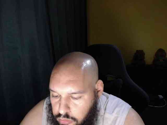 guessswho24 Live Webcam on BongaCams