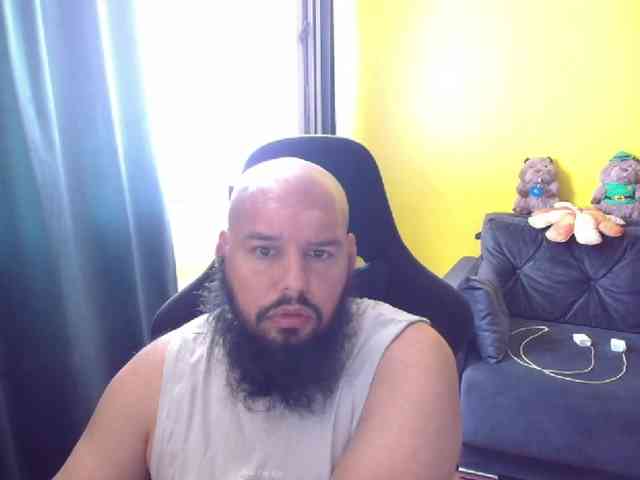 guessswho24 Live Webcam on BongaCams