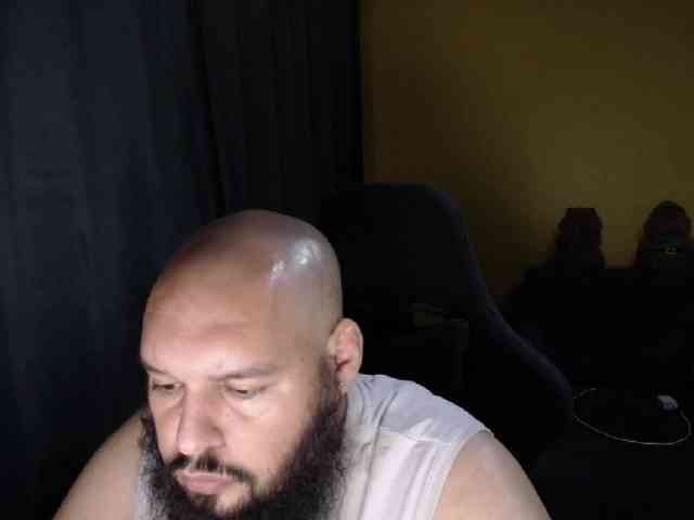 guessswho24 Live Webcam on BongaCams