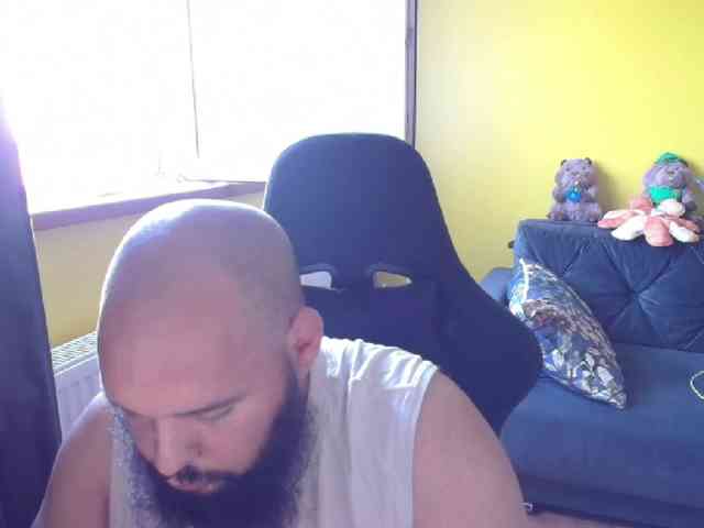 guessswho24 Live Webcam on BongaCams