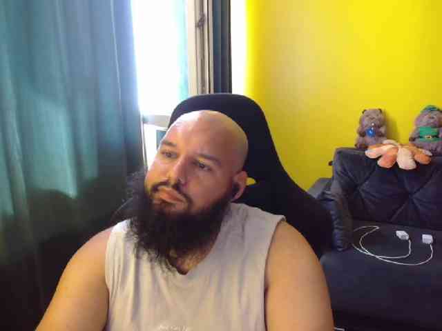 guessswho24 Live Webcam on BongaCams