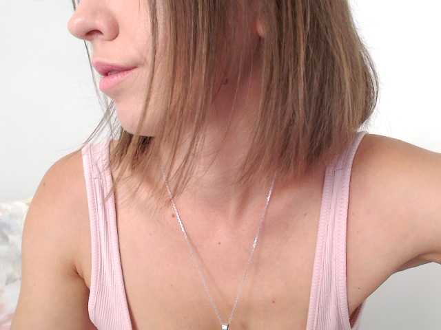 katniss1 live cam on BongaCams