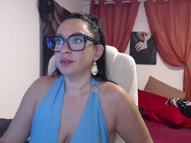 anaiza live cam on BongaCams