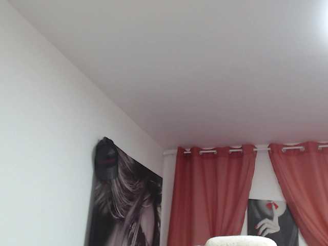 anaiza live cam on BongaCams