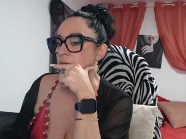 anaiza live cam on BongaCams