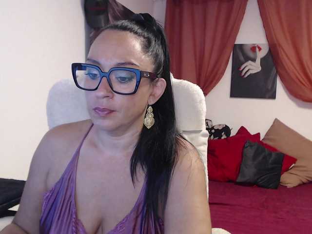 anaiza live cam on BongaCams