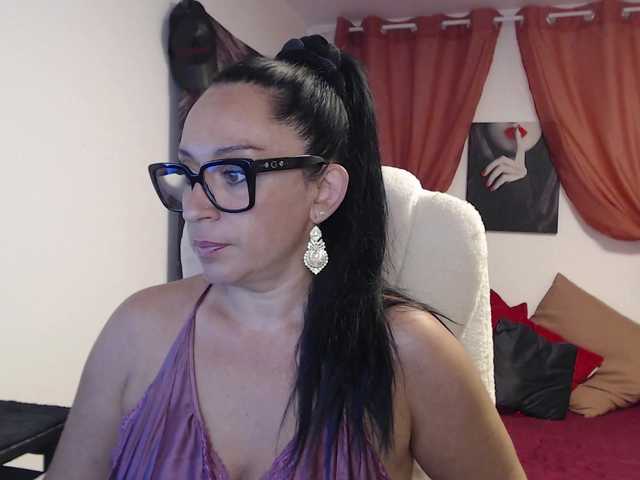 anaiza live cam on BongaCams