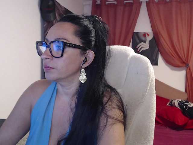 anaiza live cam on BongaCams